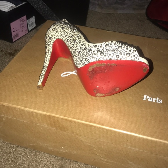 Christian Louboutin - Picture 2 of 2